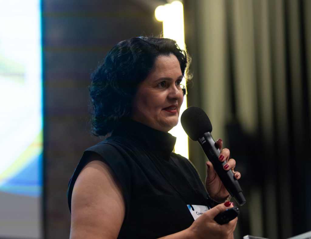 Dra. Adriana Correia